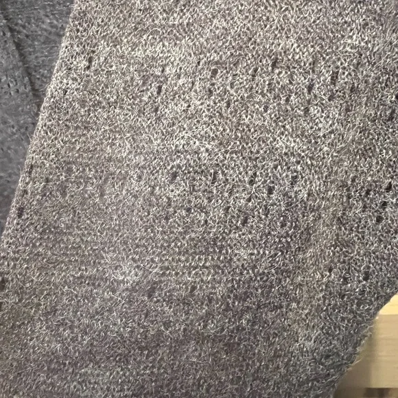 Active designed in Los Angeles long cardigan in size small. Charcoal gray - Picture 4 of 8